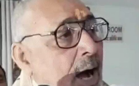 गिरिराज सिंह का हमला: लालू यादव ने किया बाबा साहेब का अपमान, गंगा किनारे बालू-गोबर खाकर मांगें माफी