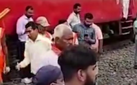 कटिहार में अवध असम एक्सप्रेस ने ट्रॉली को मारी टक्कर, एक की मौत, 3 कर्मचारियों की हालत गंभीर