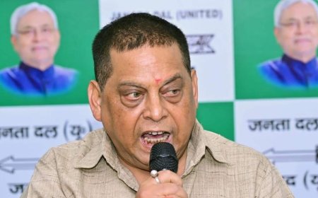 लालू यादव ने दाखिल किया नामांकन, फिर बनेंगे RJD अध्यक्ष; JDU बोली - “यह लोकतंत्र का नौवां आश्चर्य”