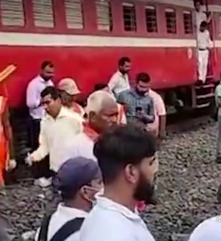 कटिहार में अवध असम एक्सप्रेस ने ट्रॉली को मारी टक्कर, एक की मौत, 3 कर्मचारियों की हालत गंभीर