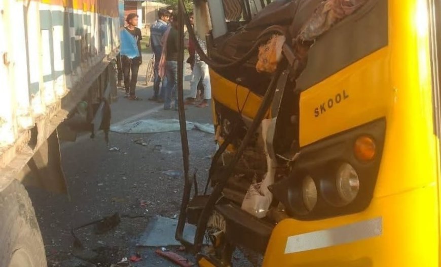 गोपालगंज में NH-27 पर बड़ा सड़क हादसा, स्कूल बस और ट्रक की टक्कर में दर्जनभर बच्चे घायल