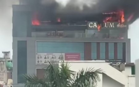 पटना: ज़ुडिओ मॉल के रेस्टोरेंट में लगी भीषण आग, बिल्डिंग में ही चल रही थी कोचिंग,मौके पर दमकल की 10 गाड़ियां