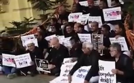 बिहार विधानसभा में मॉनसून सत्र के दूसरे दिन भी विपक्ष का जोरदार हंगामा, काले कपड़ों में पहुंचे विधायक,स्पीकर को सदन में घुसने से रोका