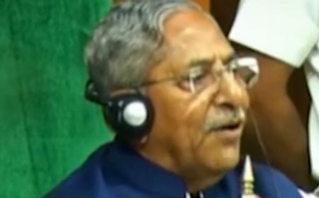 बिहार विधानसभा में हंगामा: विधायकों और मार्शल्स के बीच धक्का-मुक्की,सीएम नीतीश खड़े होकर बजाने लगे ताली