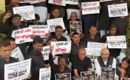 बिहार विधानसभा में हंगामा: काले कपड़े, हेलमेट और हाय-हाय के बीच टकराव; सीएम नीतीश बोले- "सब मिलकर उल्टापुल्टा काम कर रहे हैं"