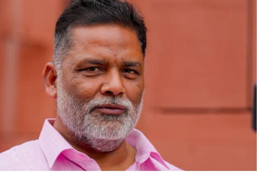 भोजपुर  में गंगा के कटाव में फंसे सांसद पप्पू यादव, बाल-बाल बचे; कहा-.....इन्हें  गंगा जी में इनके घर के साथ धकेल दीजिए
