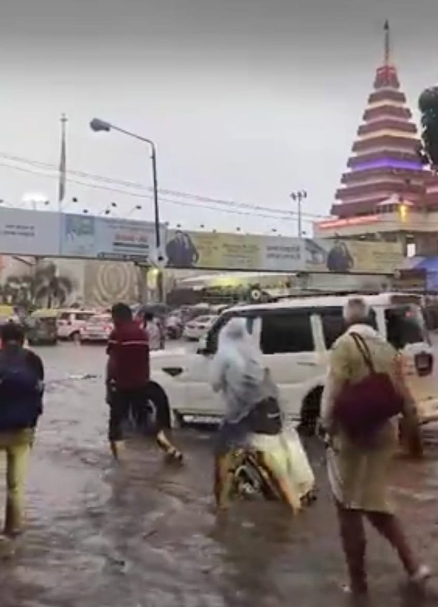 पटना में भारी बारिश से बिगड़े हालात, पटना जंक्शन में ट्रैक डूबे,  27 जिलों में अलर्ट,स्कूल बंद
