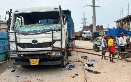 पटना में हाईवा ट्रक ने ले ली दो कांवरियों की जान,2 की हालत गंभीर,चालक फरार