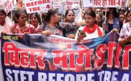 पटना की सड़कों पर STET अभ्यर्थियों का आक्रोश, TRE-4 से पहले परीक्षा की मांग, प्रदर्शन में एसटीइटी नहीं तो वोट नहीं के पोस्टर