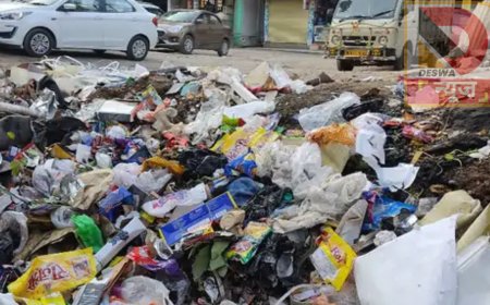 पटना की सफाई व्यवस्था ठप! नगर निगम कर्मियों की अनिश्चितकालीन हड़ताल शुरू,सीएम हाउस जाने के दौरान पुलिस ने रोका