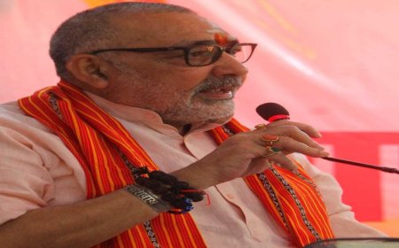 गिरिराज सिंह का विवादित बयान: मुसलमानों को बताया "नमक हराम", मस्जिदों से फतवे पर मंदिरों से हुंकार की चेतावनी