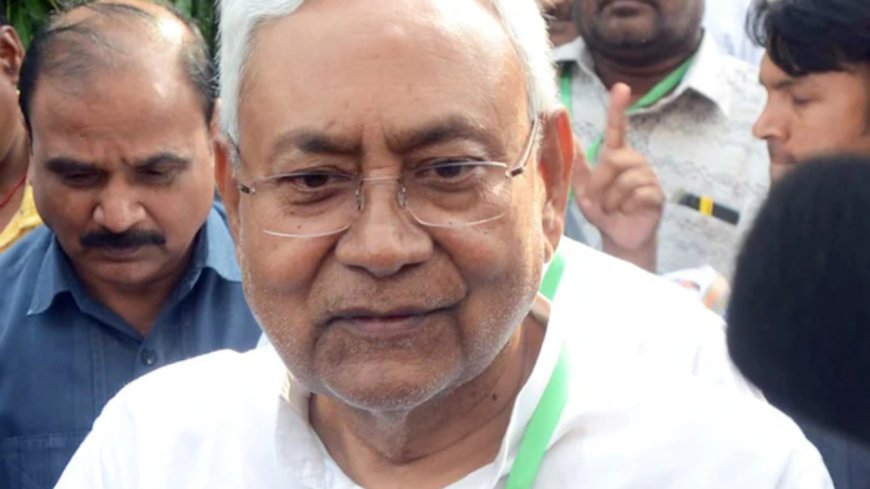 पटना में छात्रों ने रोका CM नीतीश कुमार का काफिला, लाइब्रेरियन बहाली को लेकर प्रदर्शन तेज