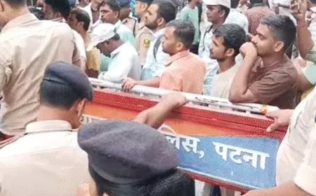 BPSC TRE-4 भर्ती: अभ्यर्थियों का पटना कॉलेज से प्रदर्शन,सीएम हाउस का घेराव करने निकले हैं; भारी फोर्स तैनात