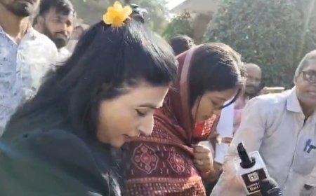 पवन सिंह की पत्नी ज्योति सिंह की राजनीति में एंट्री तय? बबीता मिश्रा के साथ पहुंची प्रशांत किशोर से मिलने