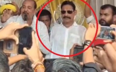 मोकामा चुनावी जंग में हड़कंप: अनंत सिंह का मंच अचानक टूटा, बाल-बाल बचे बाहुबली नेता