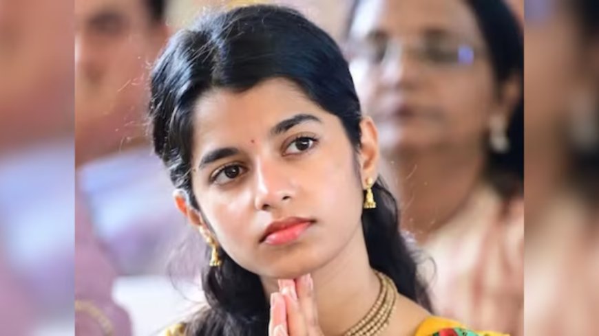 बिहार विधानसभा चुनाव 2025: मैथिली ठाकुर कर सकती हैं राजनीतिक डेब्यू,दरभंगा की अलीनगर सीट से लड़ सकती हैं चुनाव