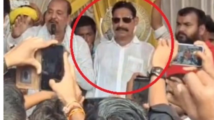 मोकामा चुनावी जंग में हड़कंप: अनंत सिंह का मंच अचानक टूटा, बाल-बाल बचे बाहुबली नेता