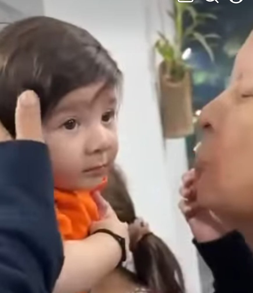 राजनीतिक शोर के बीच लालू यादव का सुकून भरा पल, पोते संग मुस्कुराते दिखे, काले कपड़े वाले को देख हो गए हैरान