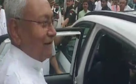 प्रशासन से संगठन तक एक्टिव CM नीतीश, जदयू दफ्तर पहुंचकर बढ़ाया जोश