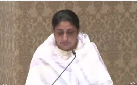 सुनेत्रा पवार बनीं महाराष्ट्र की पहली महिला डिप्टी CM,राज्यपाल आचार्य देवव्रत ने शपथ दिलाई