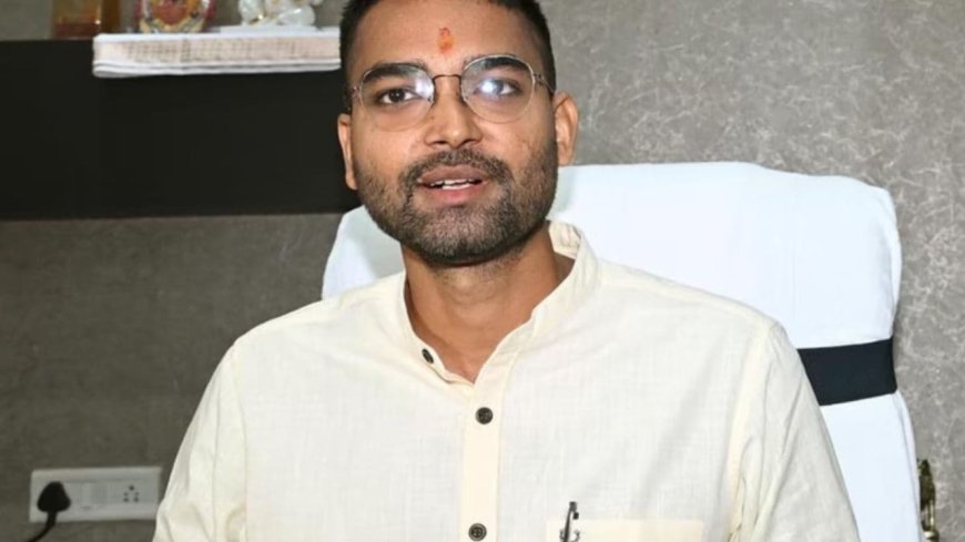 तेजस्वी यादव के कार्यकारी अध्यक्ष बनने पर दीपक प्रकाश ने कसा तंज,-राजद केवल चेहरे बदलकर जनता को गुमराह...चाल, चरित्र और चेहरा वही