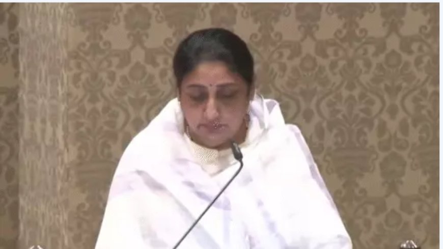 सुनेत्रा पवार बनीं महाराष्ट्र की पहली महिला डिप्टी CM,राज्यपाल आचार्य देवव्रत ने शपथ दिलाई