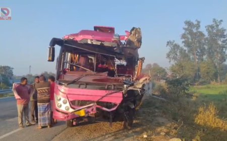 सासाराम में भीषण हादसा:, स्कूली बस-ट्रक टक्कर में 2 शिक्षकों की मौत, कई बच्चे घायल