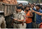पश्चिम चंपारण :वाहन जांच के दौरान डीटीओ से दुर्व्यवहार, ओवरलोड ट्रैक्टर को लेकर ग्रामीणों का विरोध; मालिक पर 40 हजार का जुर्माना