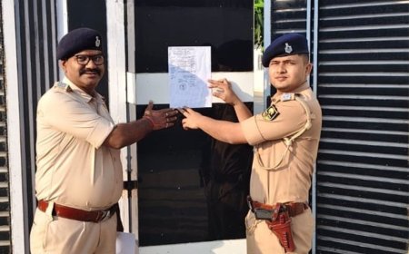 गोपालगंज में भूमाफियाओं पर पुलिस का शिकंजा, सतीश पांडेय के घर चिपका इश्तहार