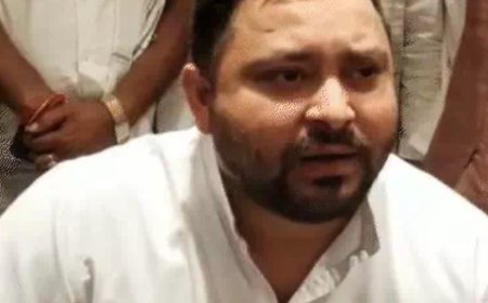 नौकरी मांग रहे युवाओं पर लाठीचार्ज क्यों? TRE-4 पर तेजस्वी का हमला