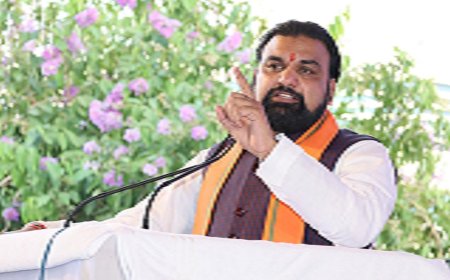 सीवान में सीएम: शीघ्र खुलेगी चीनी मिल, 25 लाख गरीबों के घर पर दो साल में सोलर पैनल, 2030 तक एक करोड़ नौकरी-रोजगार