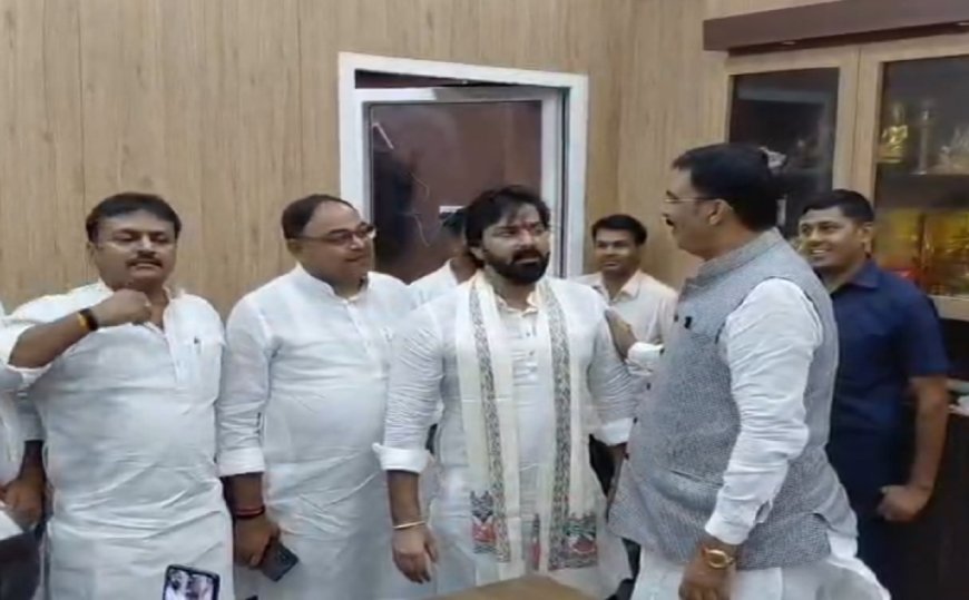 बिहार विधान परिषद चुनाव: दिग्गजों की चौखट पर सियासी बिसात, पवन सिंह पहुंचे प्रदेश दफ्तर, कहा-भाजपा मेरी मां