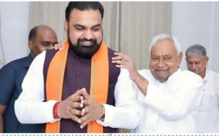 पटना में एनडीए की महाबैठक : सम्राट के आवास पर जुटे सभी पांच दलों के दिग्गज; बीमार होने के बावजूद नीतीश भी पहुंचे एक अण्णे मार्ग