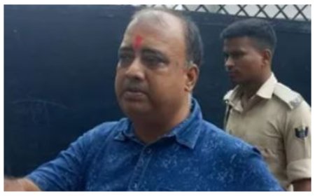सीतामढ़ी में निगरानी का बड़ा एक्शन : बाजपट्टी सीओ प्रभात कुमार रिश्वत मामले में गिरफ्तार