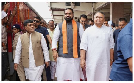 निःशुल्क धार्मिक यात्रा : श्रद्धालुओं से भरी स्पेशल ट्रेन सोमनाथ धाम के लिए रवाना, सीएम सम्राट चौधरी ने दिखाई हरी झंडी