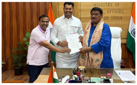 जनजातीय क्षेत्रों के विकास के लिए केंद्र से मांगा सौ करोड़ का विशेष पैकेज, केंद्रीय मंत्री से मिले लखेंद्र कुमार रौशन 