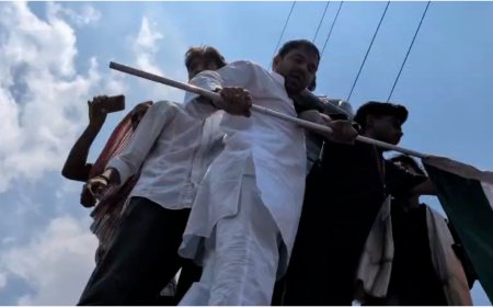 नीट पेपर लीक पर बिहार बंद : डाकबंगला पर लाठीचार्ज, मोबाइल टावर पर चढ़े छात्र, तेजप्रताप यादव को पुलिस ने हिरासत में लिया