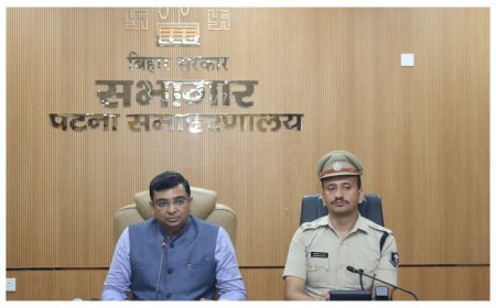 बांकीपुर उपचुनाव : मतदान कर्मियों का द्वितीय प्रशिक्षण पूरा, वोटिंग प्रतिशत बढ़ाने को प्रशासन कर रहा ये बड़ा उपाय 