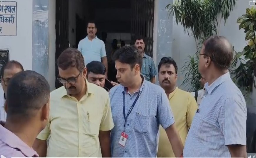 विजिलेंस की बड़ी कार्रवाई : हाजीपुर अनुमंडल आपूर्ति कार्यालय का क्लर्क दो हजार घूस लेते रंगेहाथ गिरफ्तार 