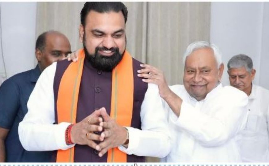 पटना में एनडीए की महाबैठक : सम्राट के आवास पर जुटे सभी पांच दलों के दिग्गज; बीमार होने के बावजूद नीतीश भी पहुंचे एक अण्णे मार्ग