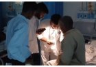 फिर खुली स्वास्थ्य व्यवस्था की पोल: मोबाइल की रोशनी में सदर अस्पताल में  मरीजों का इलाज, सभी व्यवस्था के बावजूद अधिकारी लापरवाह