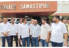 फिटनेस सेंटर की अवैध वसूली और चुनाव में अधिग्रहित गाड़ियों के बकाए को लेकर भड़के वाहन मालिक, समाहरणालय पर प्रदर्शन