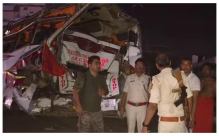 औरंगाबाद में अनियंत्रित होकर पलटी हंसराज बस, 20 यात्री घायल; वाराणसी से झारखंड होकर जा रही थी पटना