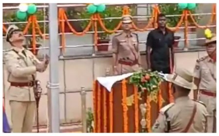 पुलिस मुख्यालय में गरिमामय समारोह : 80वें स्वतंत्रता दिवस पर डीजीपी विनय कुमार ने फहराया तिरंगा