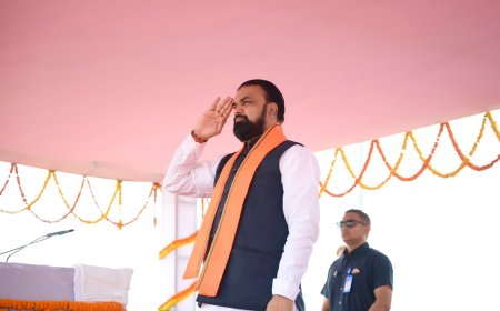 बड़ा एलान : मुख्यमंत्री ने 80वें स्वतंत्रता दिवस पर गांधी मैदान में किया ध्वजारोहण, कहा-बच्चों से जुड़ी शिकायतों का निवारण 30 दिनों में