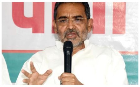 नीतीश की विरासत पर घमासान : जेडीयू-बीजेपी के तेवर के बाद बैकफुट पर उपेंद्र कुशवाहा, बोले-निशांत और दीपक में कोई अंतर नहीं