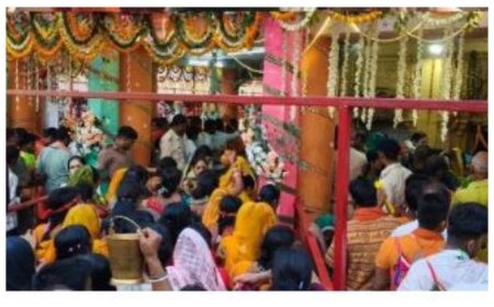 मधेपुरा के सिंहेश्वर धाम में सावन की अंतिम सोमवारी पर जलाभिषेक के दौरान भगदड़, पुलिसकर्मी समेत नौ घायल, महिला का सिर फटा