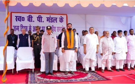 शिद्दत से याद किए गए पूर्व मुख्यमंत्री बिंदेश्वरी प्रसाद मंडल, राज्यपाल एवं मुख्यमंत्री ने अर्पित की भावभीनी श्रद्धांजलि 
