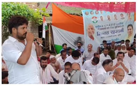 कोसी के कटाव से दहशत में घूरन पंचायत के लोग, पक्के मकान तोड़कर बांध पर जाने को मजबूर
