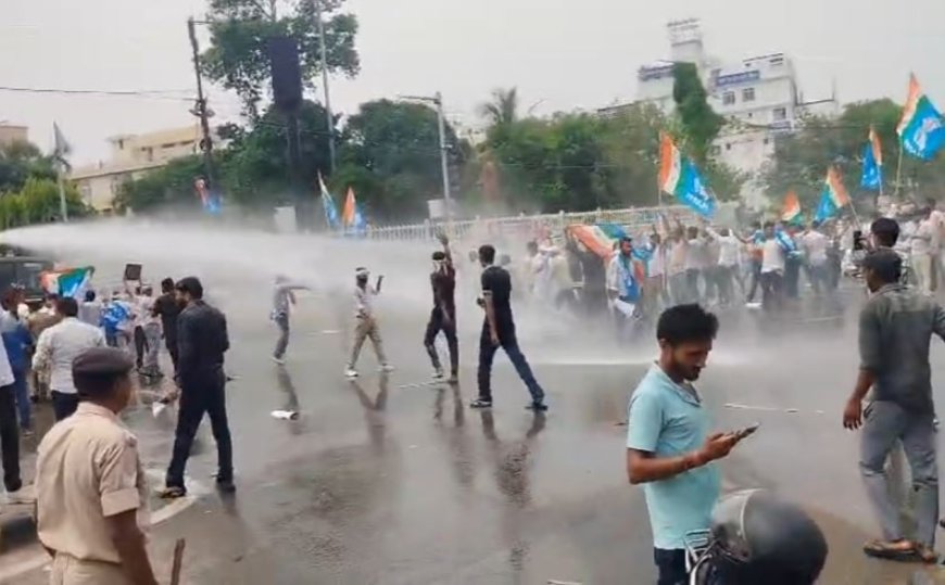 रोजगार और पेपर लीक को लेकर पटना की सड़कों पर फिर भारी बवाल; सीएम आवास घेरने निकले छात्रों ने बैरिकेडिंग तोड़ी, चला वाटर कैनन
